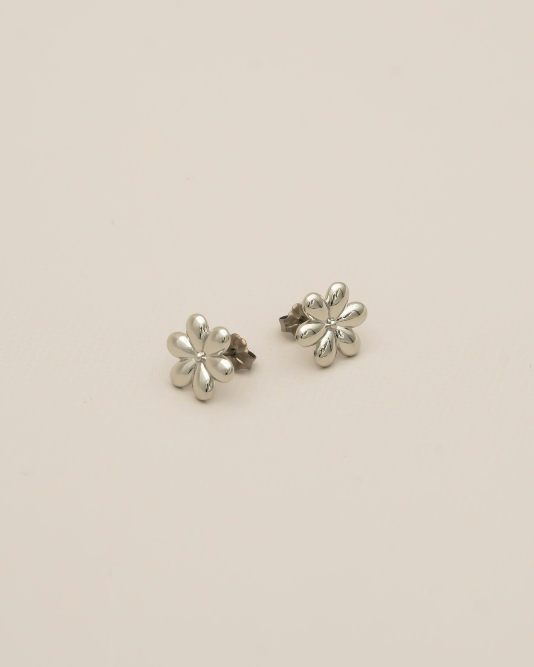 フラワーピアス