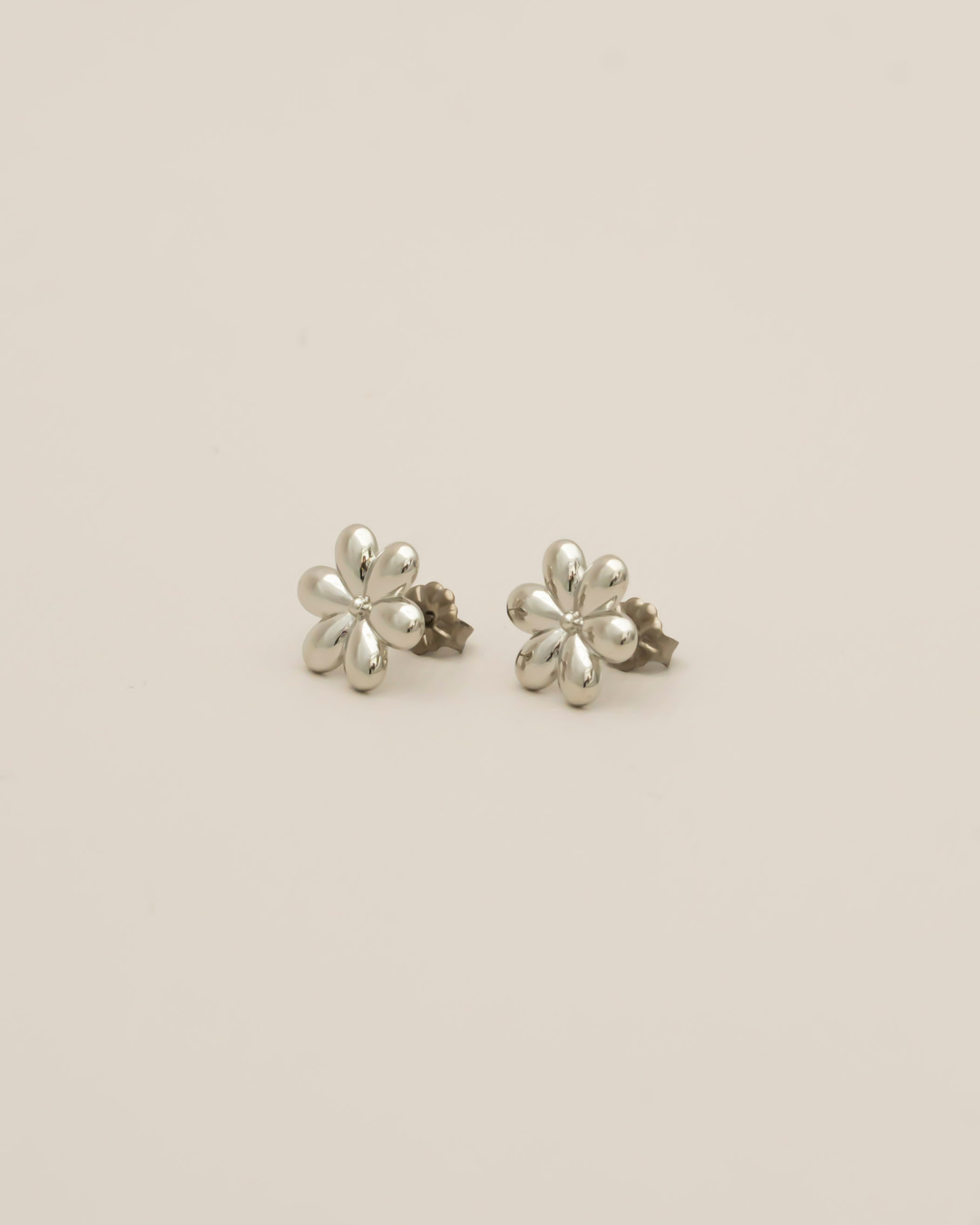 フラワーピアス