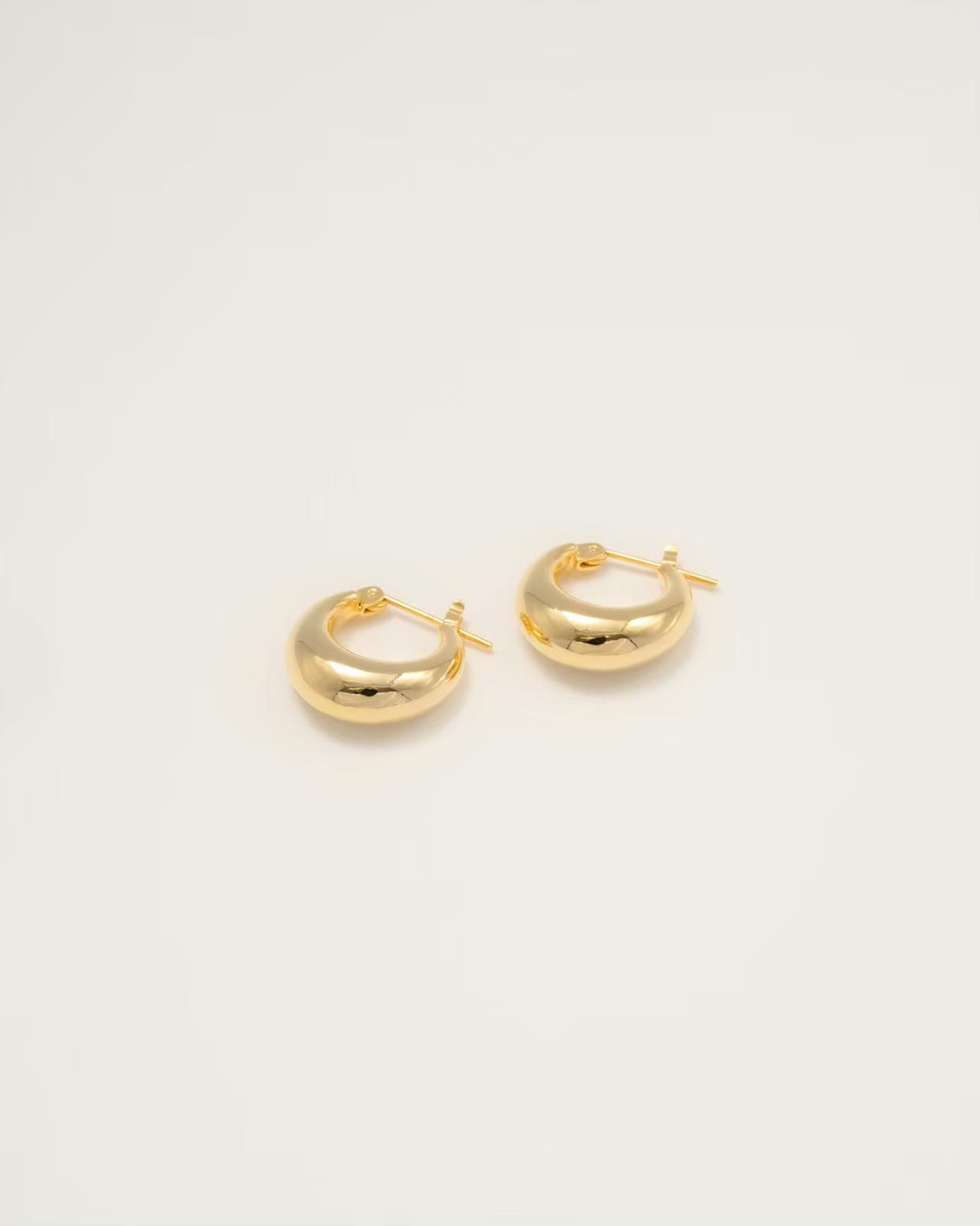 ボリュームピアス
